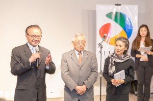 Dr. Yokio Oshiro, sr. Roberto Nishio e sra. Ana Yamagata, neta de Kunito Miyasaka